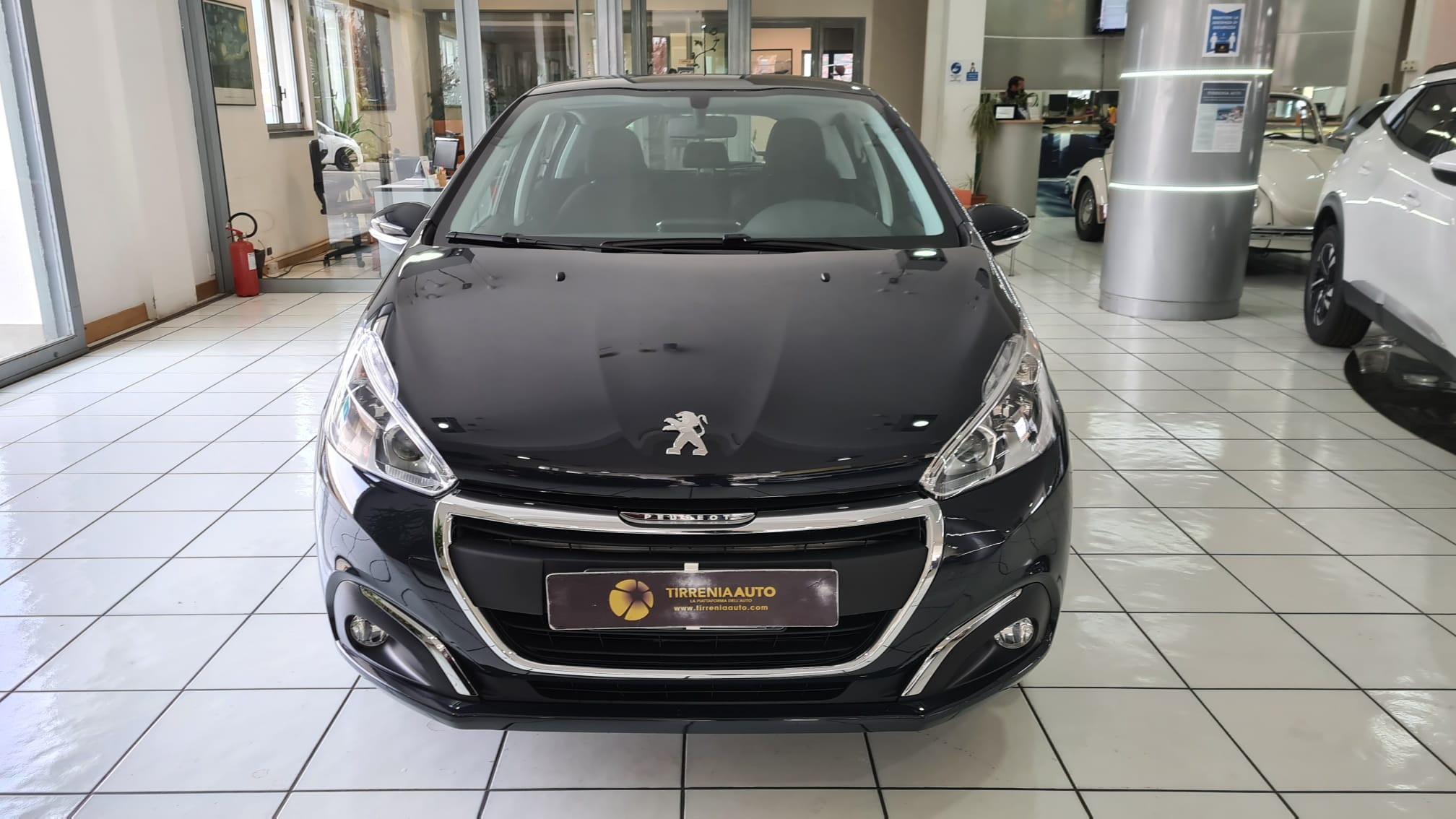 Peugeot 208 Puretech 82 Cv Allure 2019 Usata In Vendita A Salerno Finauto It